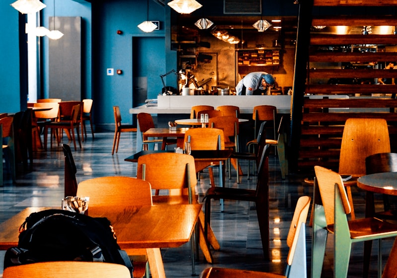 Un bar se dise&ntilde;a desde la barra